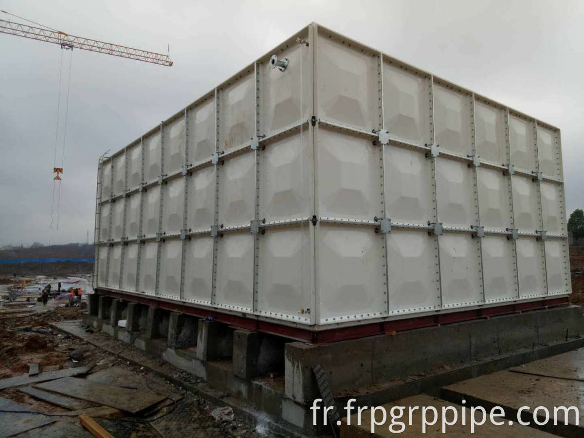 100m3 FRP Tank de stockage d'eau FRP sectionnel Aauter 100m3 Réservoirs d'eau FRP au-dessus